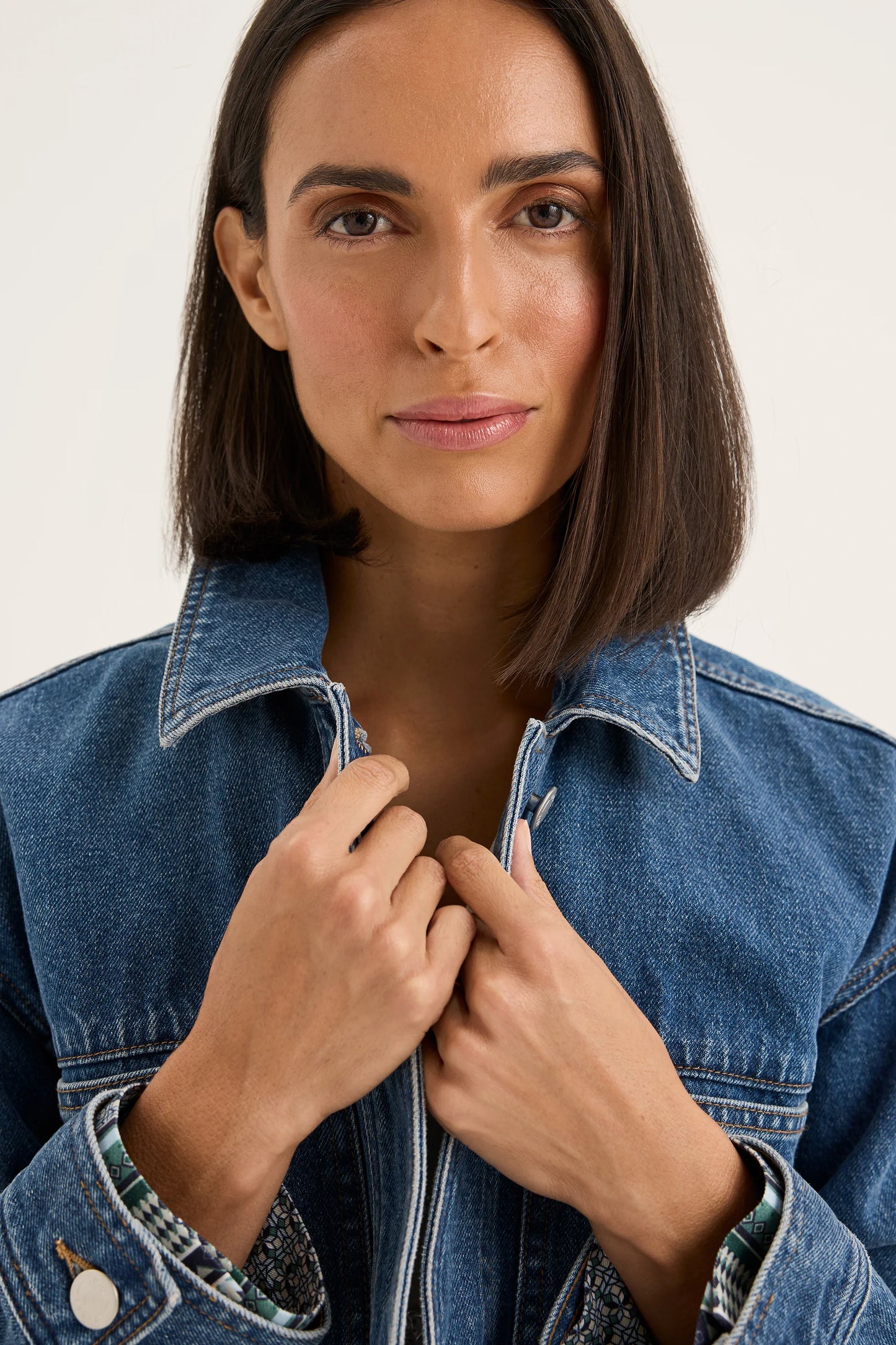 Yarra Trail Envy Jacket in Mid Wash