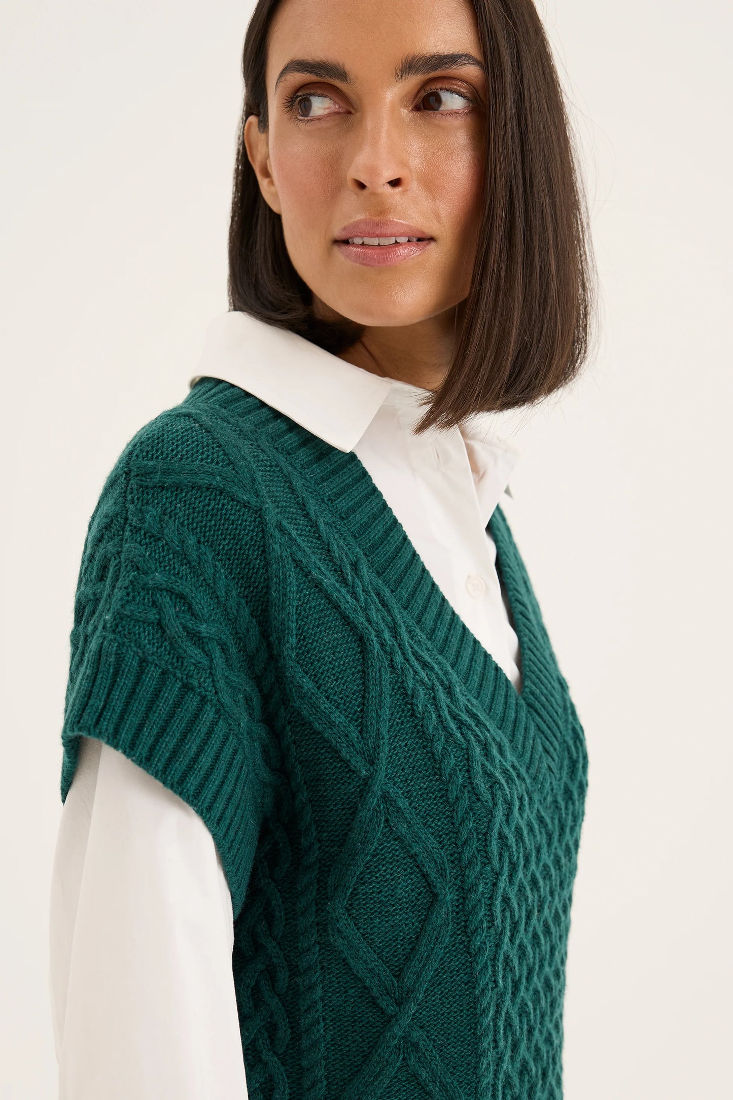 Yarra Trail Glace Vest in Evergreen